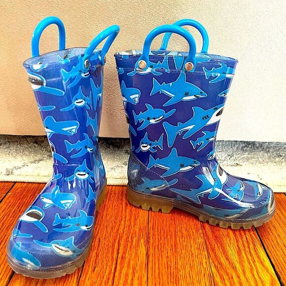 Cruz Kiks Blue Shark Rubber Rainboots Size 7 - Picture 1 of 7